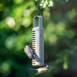 Erdnuss-Säule aus recycelten PET-Flaschen
